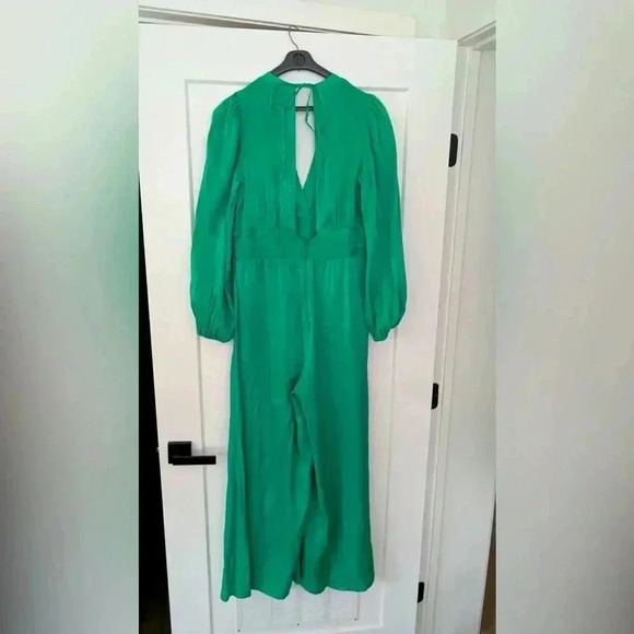 Elegant Emerald Jumpsuit - Picture 4 of 6